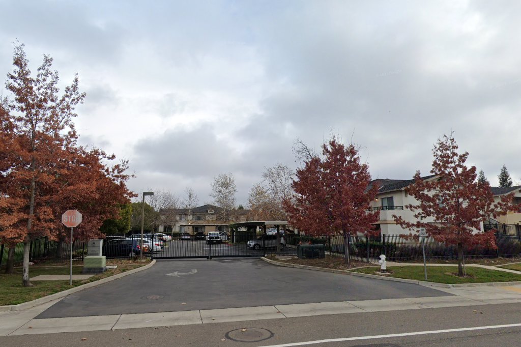 Crossings At Elk Grove
