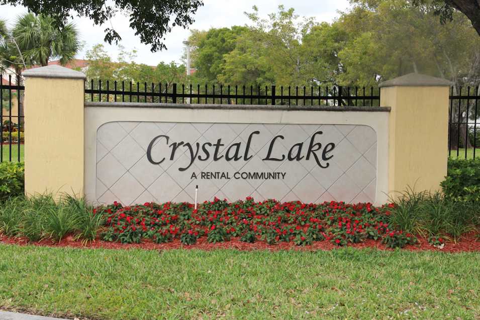 Crystal Lakes - Hollywood