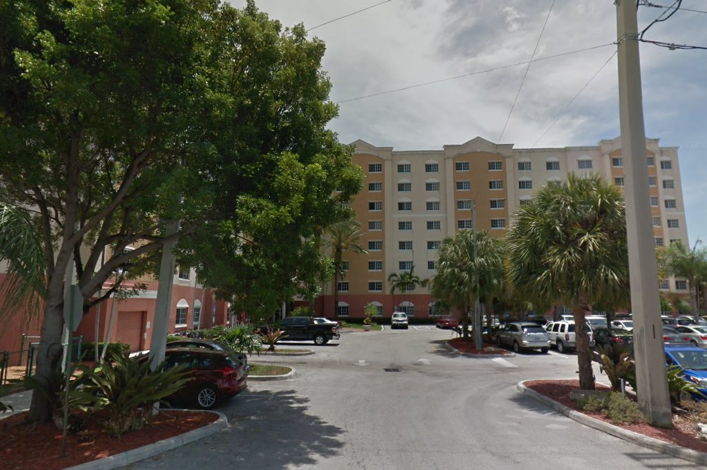 Meridian Apartments in Hollywood