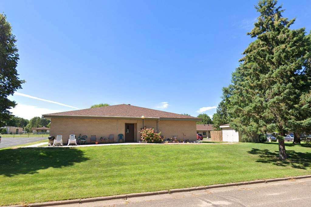 Bloomer Lakeview Apts