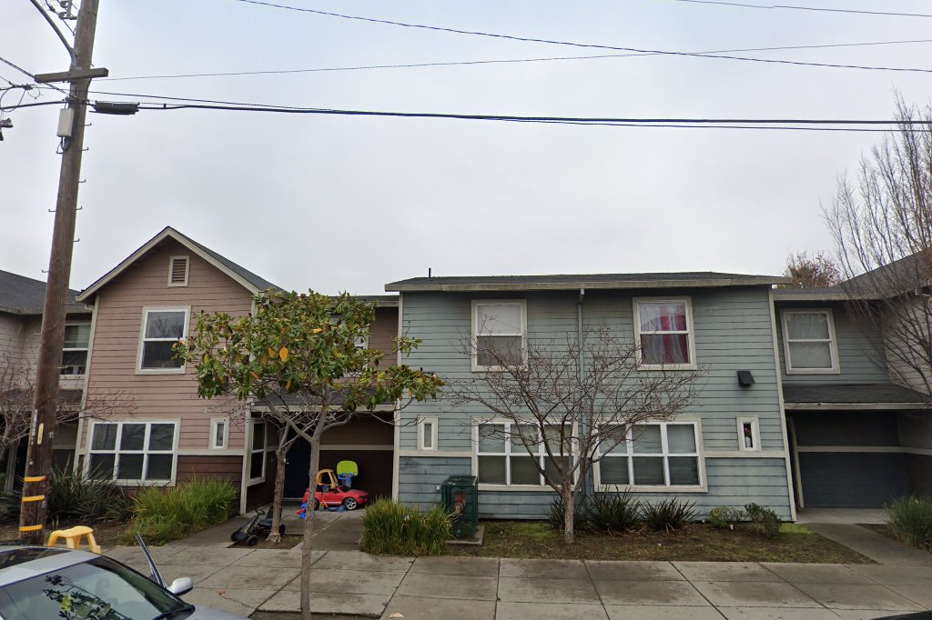 Chestnut Linden Court Oakland