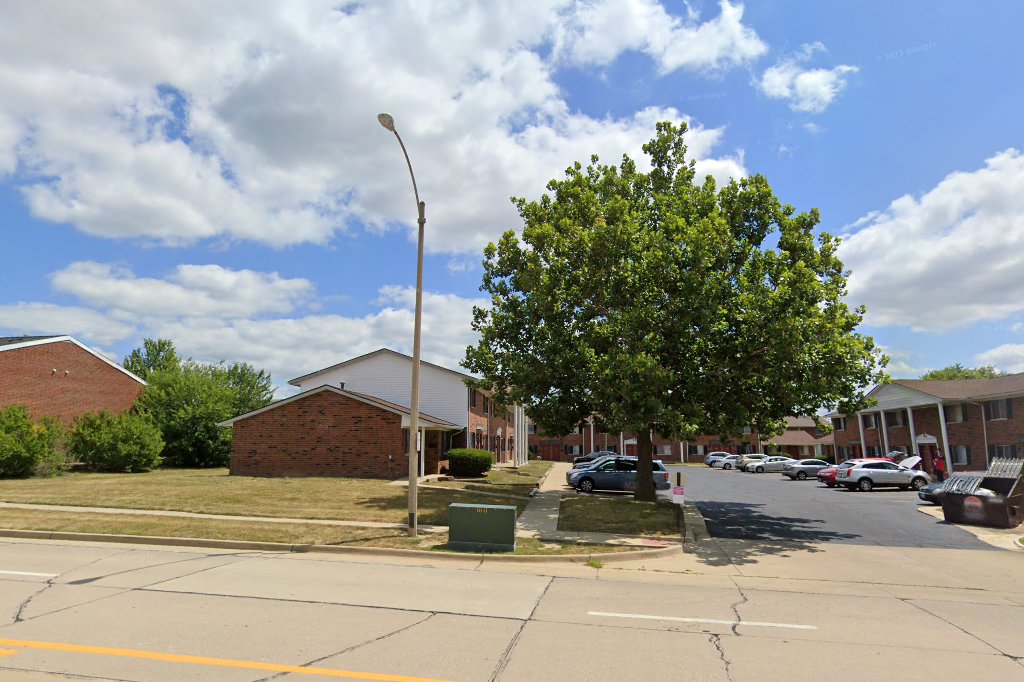 Lincoln Square Apartments