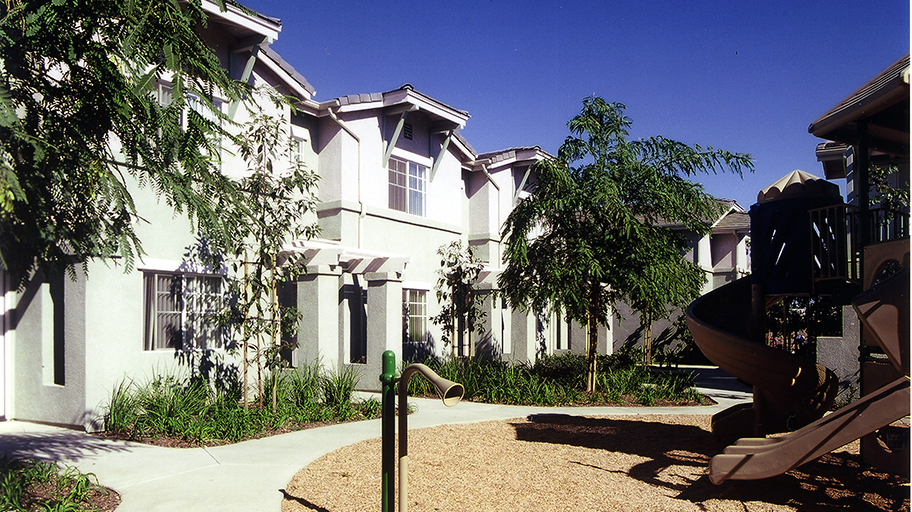 Crossings Apt Homes Rialto