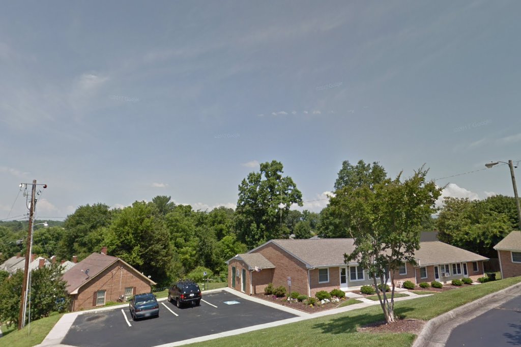 Maple Court Apartments