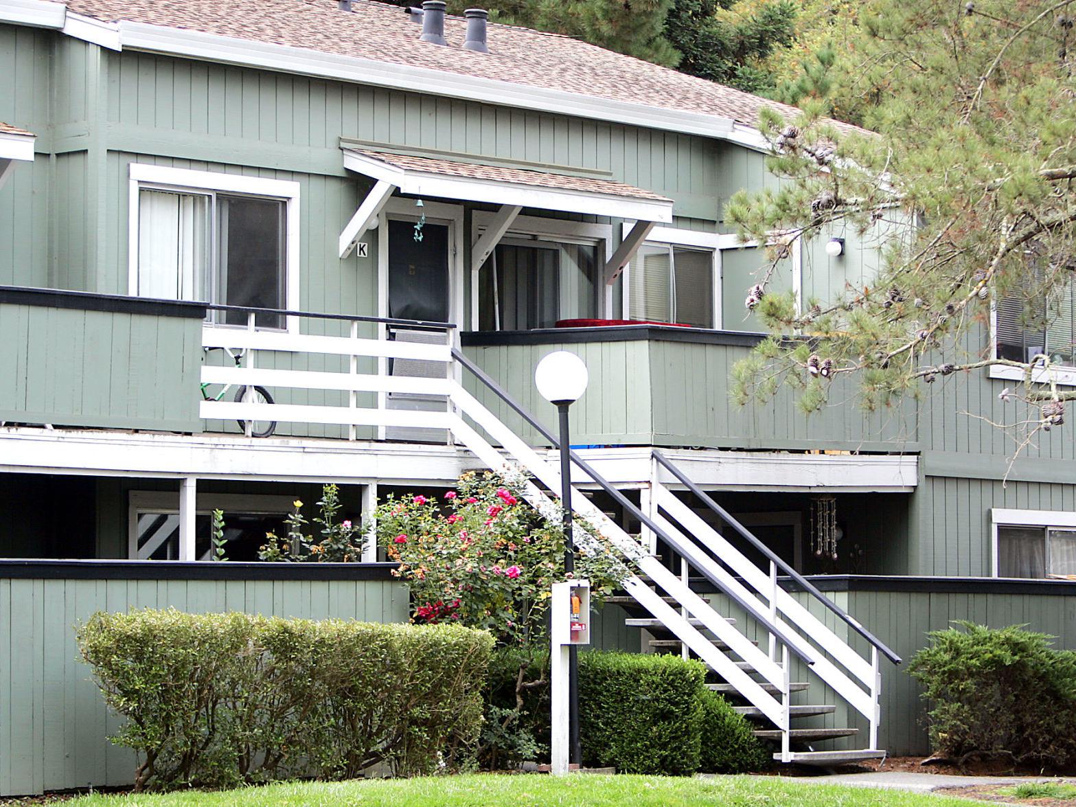 Charter Oaks Apartments