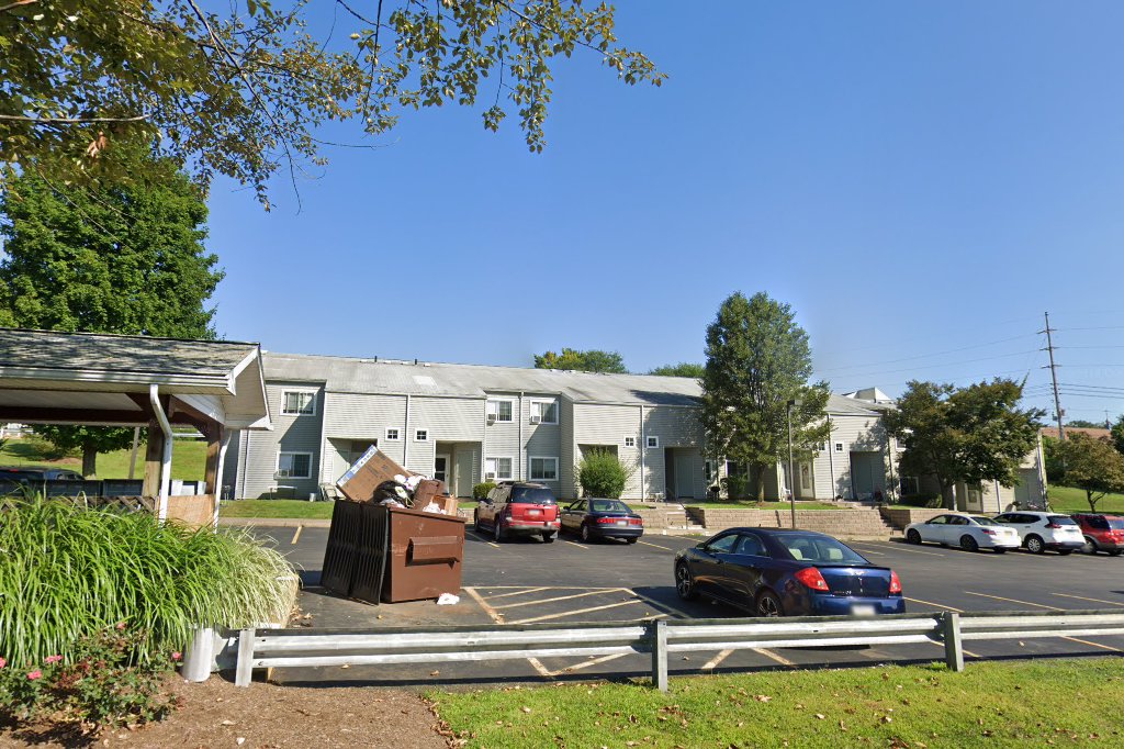 Hilltop Apts