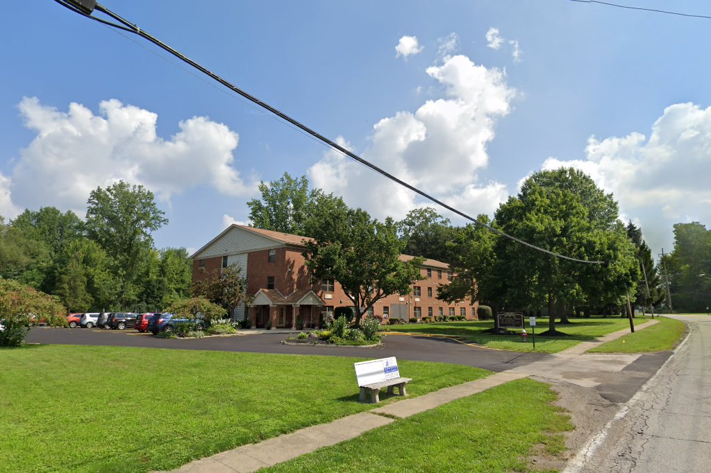 R J Gordon Manor
