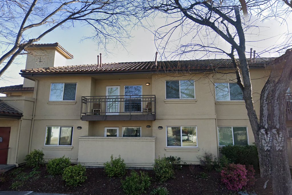 Ec Magnolia Court