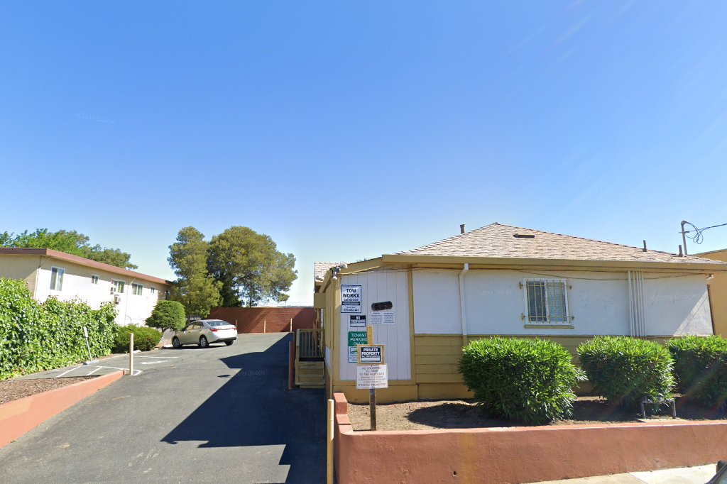 East Santa Fe Ave Apts