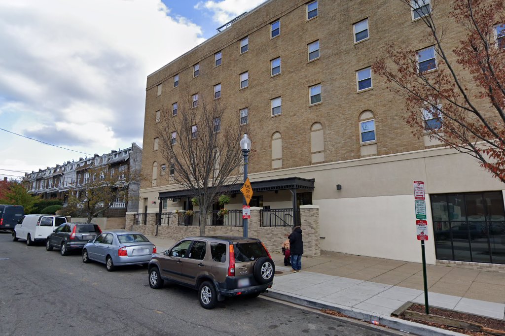 Colony House Apartments