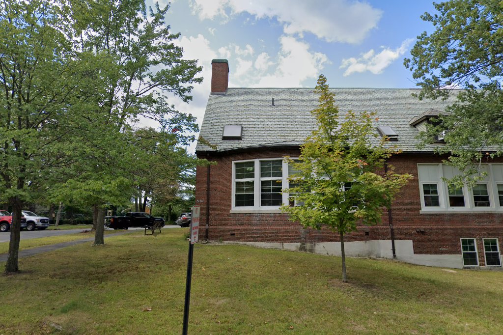 Hamilton Grove Apts. / Newton H.A.