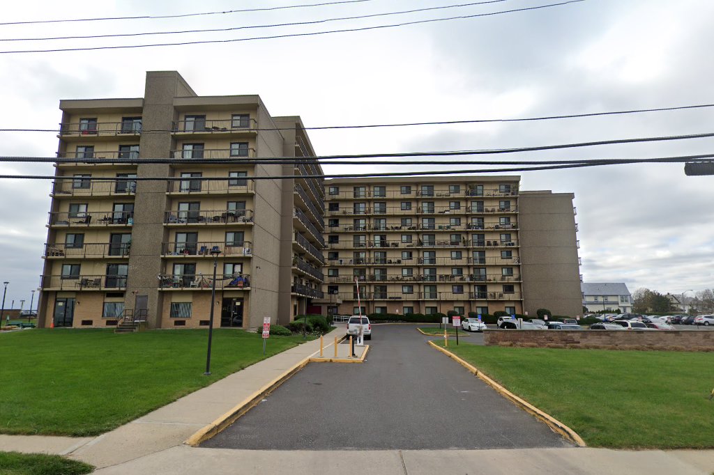 Oceanpointe Towers Apartments