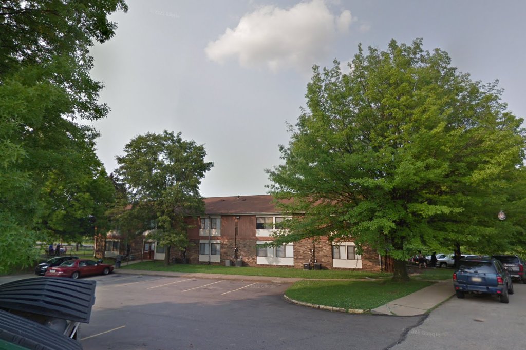 Oliver Plaza Apts.