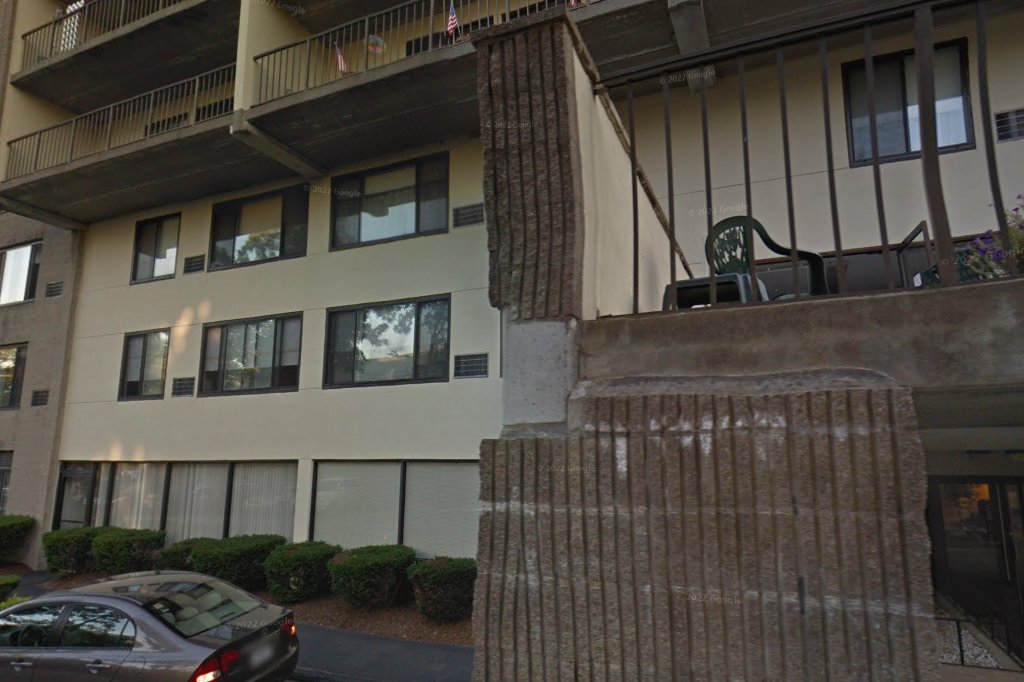 Colonial Village Apartments - MA