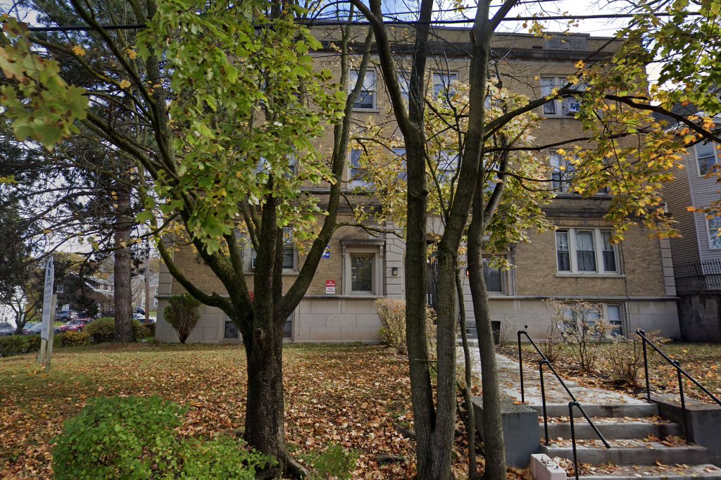 Summit Apartments