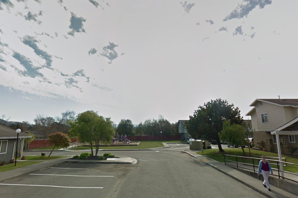 Redwood Court Apartments
