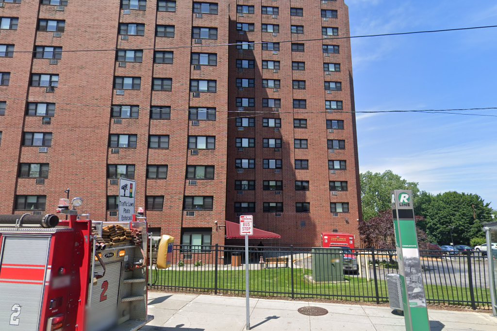 Charlesgate North Apts