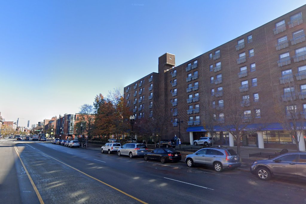 Grant Manor