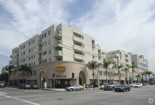 Plaza on Main Alhambra