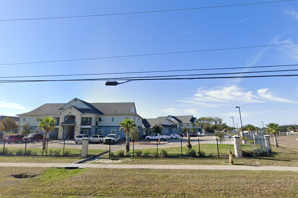 911 Glenoak Apartments
