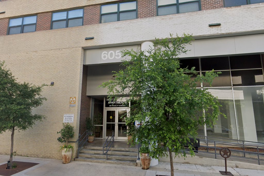Hunter Plaza Apartments (Rad)