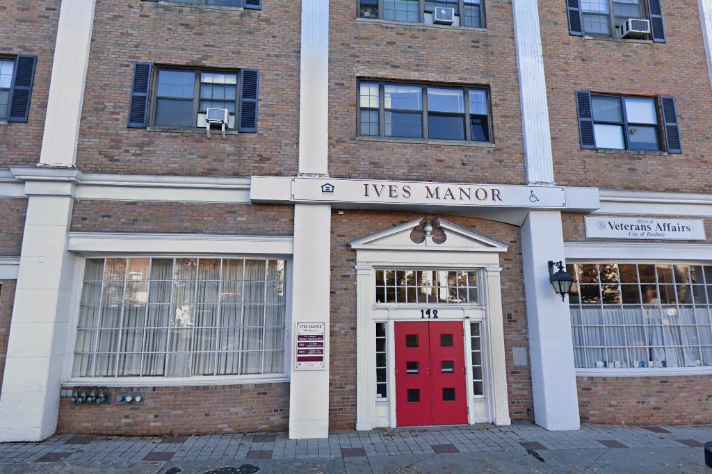 Ives Manor