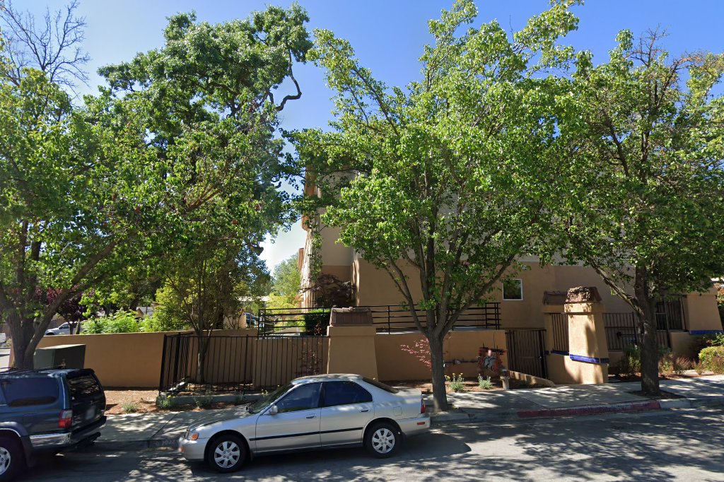 Los Robles Terrace