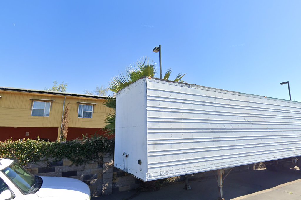 Magnolia Court - Manteca