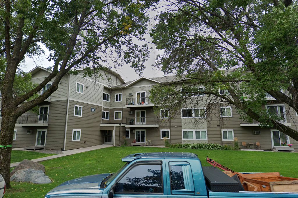 Applewood West / Fairmount Apts