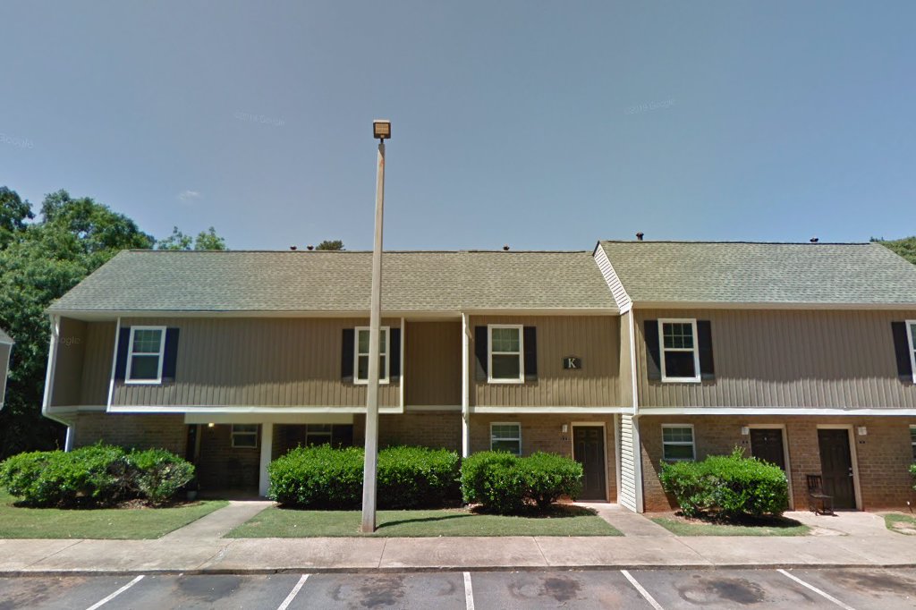 Pinewood Apartments