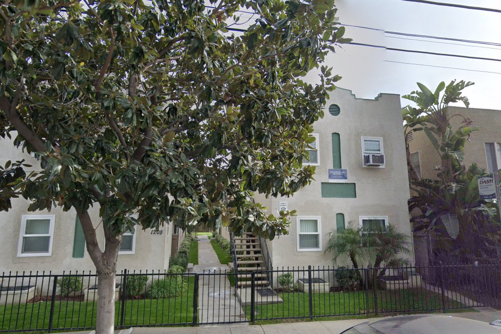 Hollywoodland Gower Apts