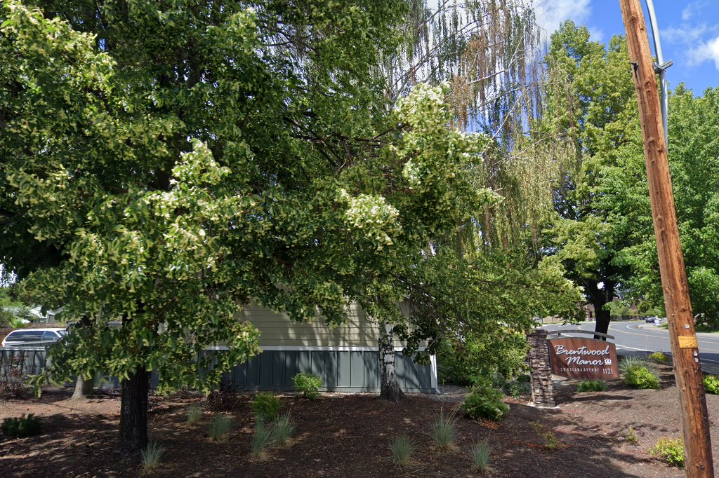 Brentwood Manor
