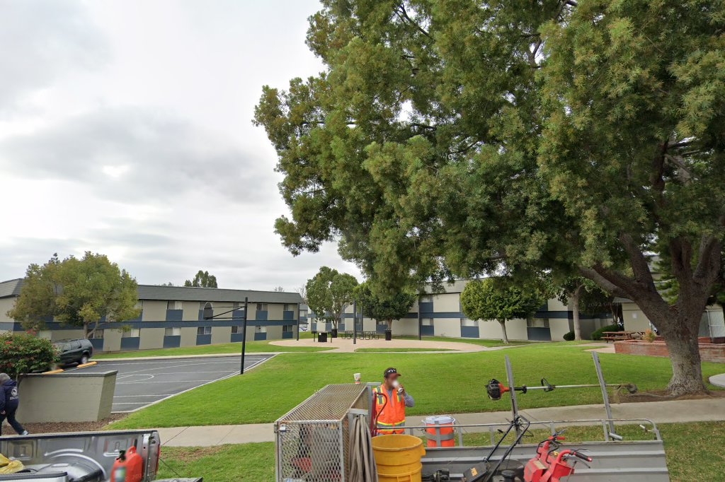Murray Manor  Apartments