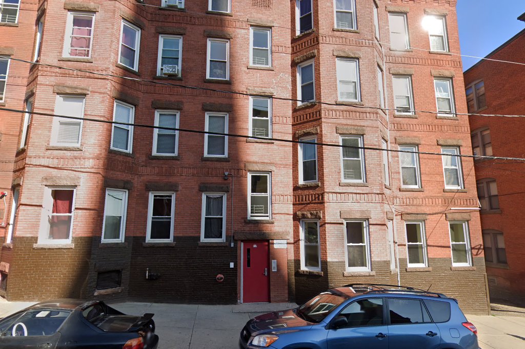 Sargeant West Apts