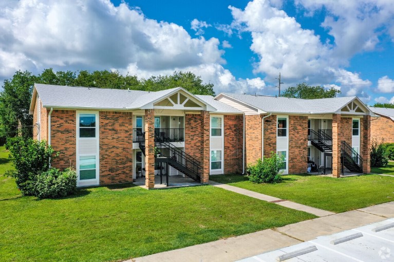 Highland Pointe Apartments at Delany Road