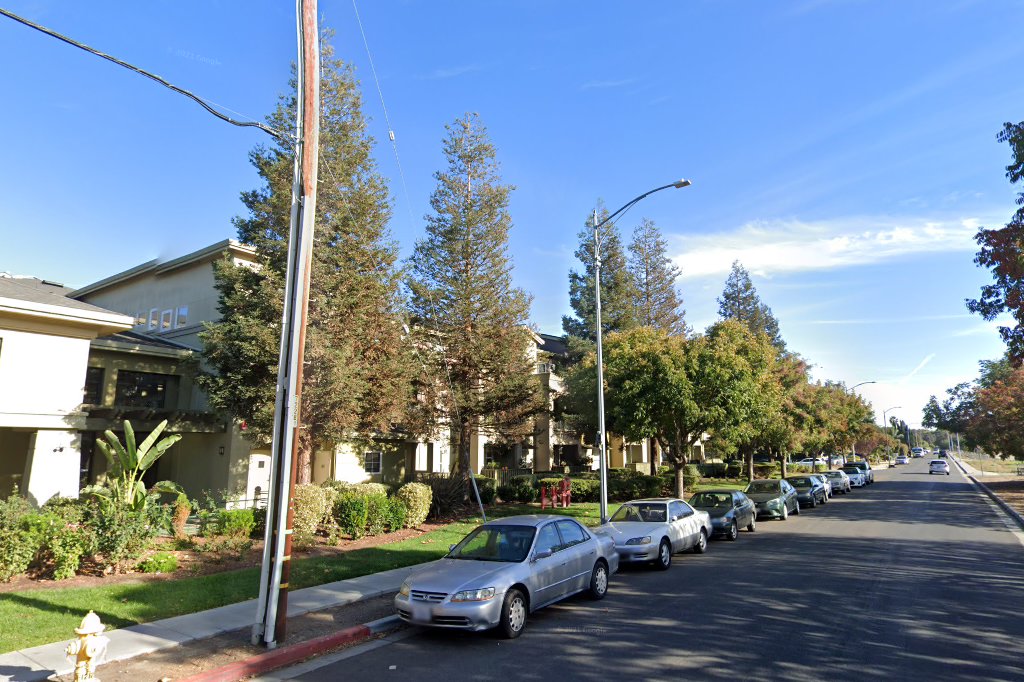 Oak Circle Apartments