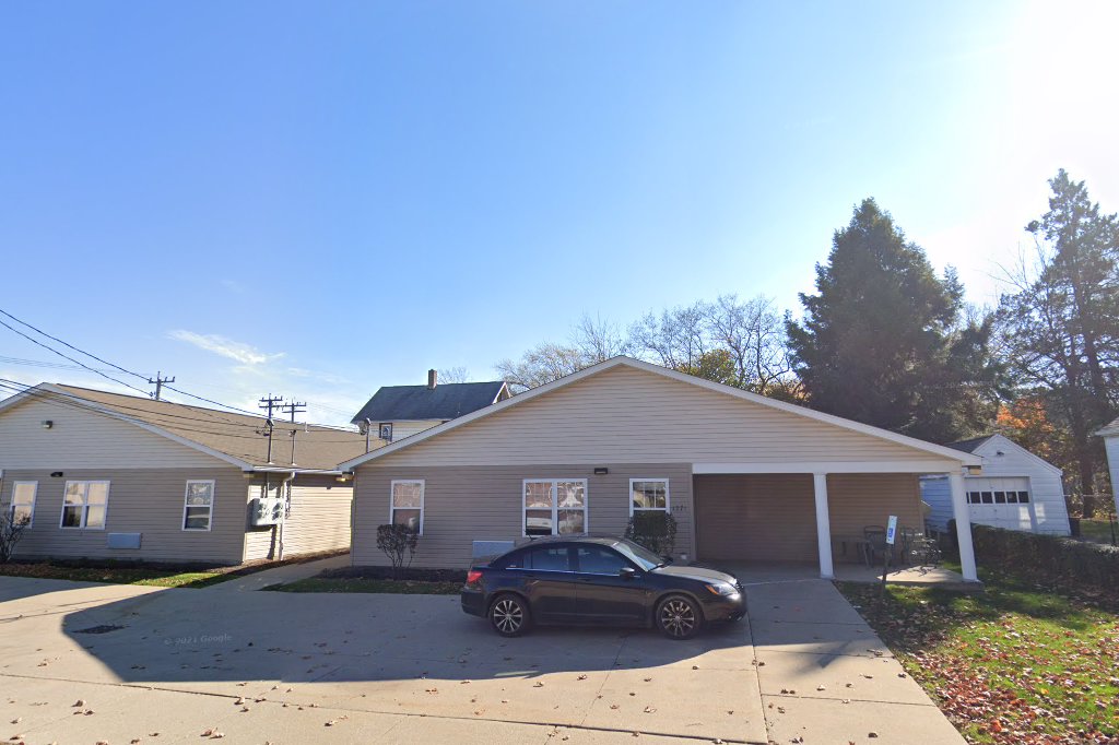 Poux Apts.