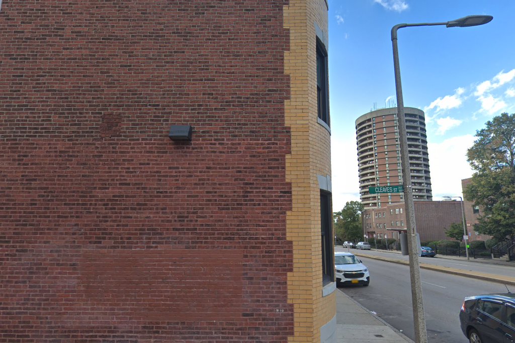 Cleaves Dimock-Bragdon Apts