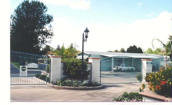 The Meadows in Irvine Senior Apartments