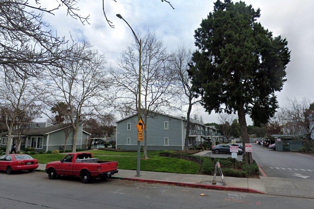 Country Hills Apartments