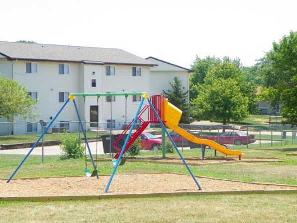 Lincoln Square Apartments