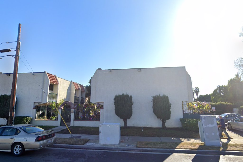 Las Casas Apartments