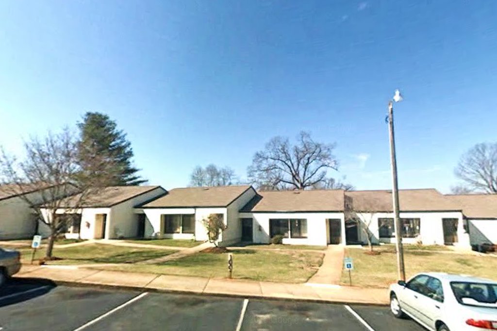 Surry Manor Apartments