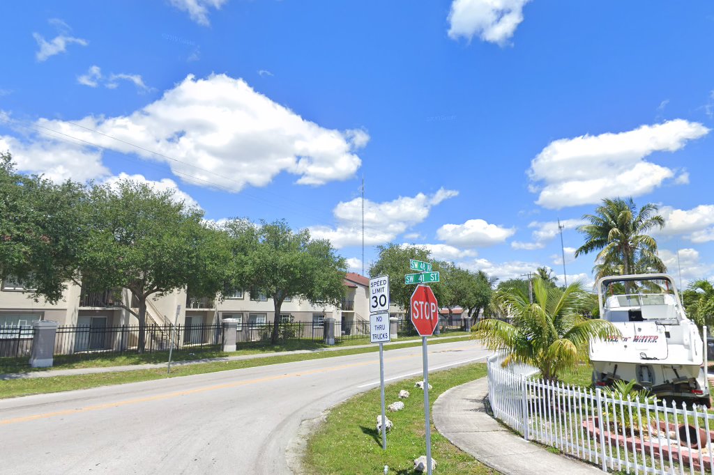 Pembroke Villas Apartments