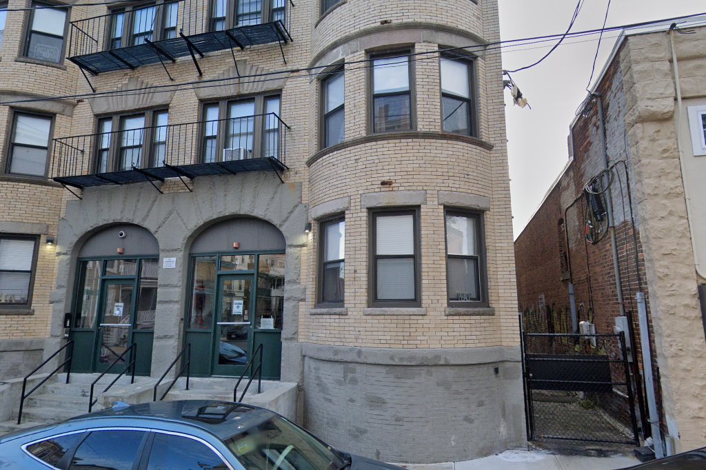 Quincy Geneva, Granite #11B
