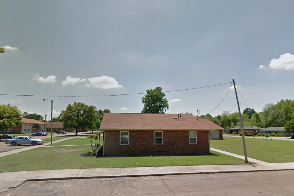 Moorhead Manor Apts