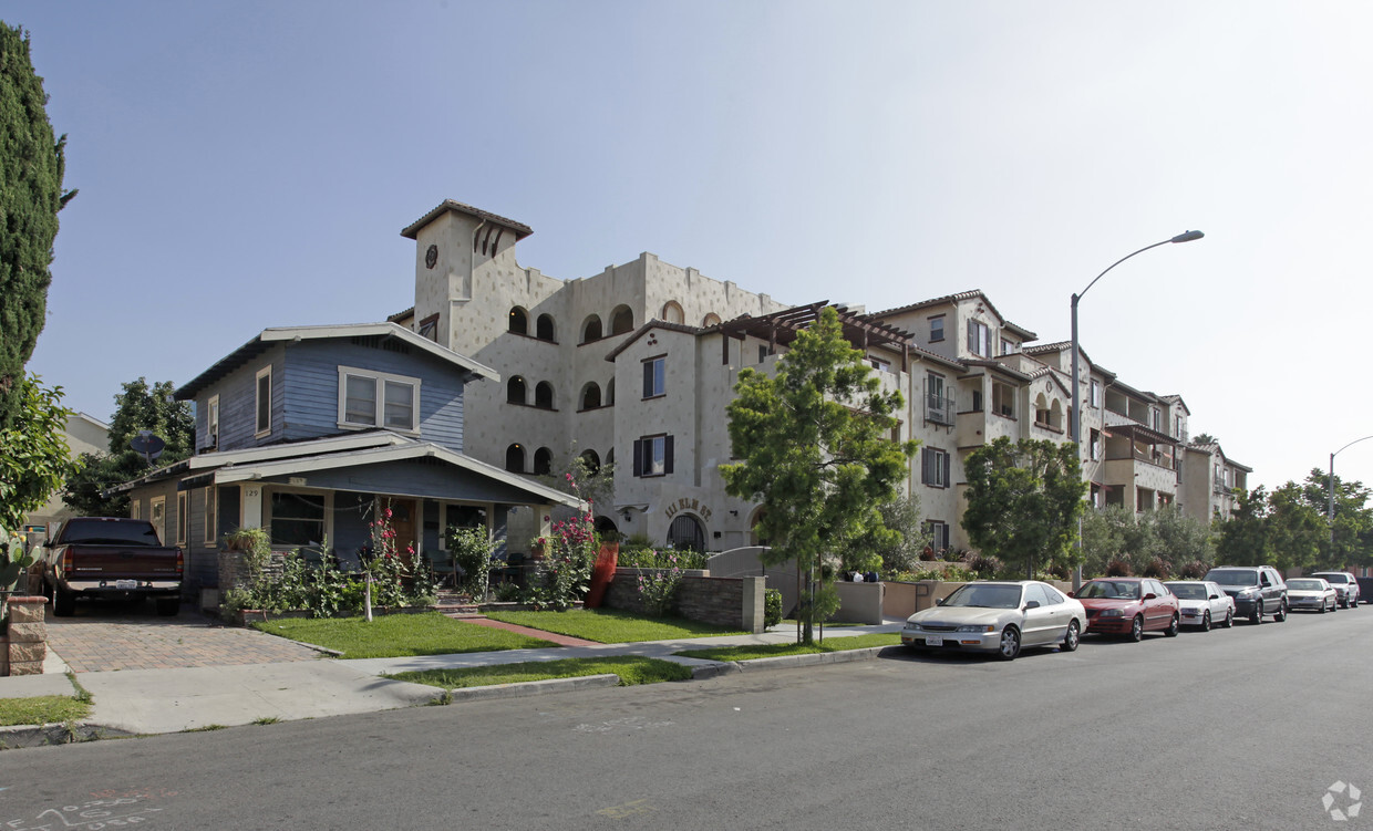 Elm Street Commons Anaheim
