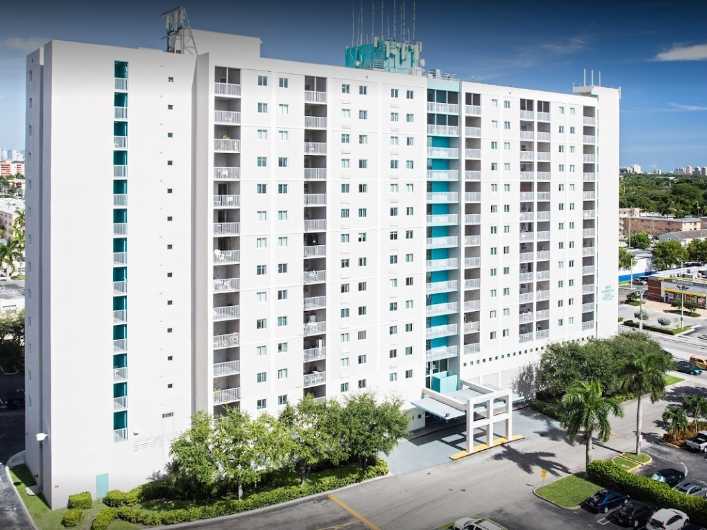 Residential Plz At Blue Lagoon Miami