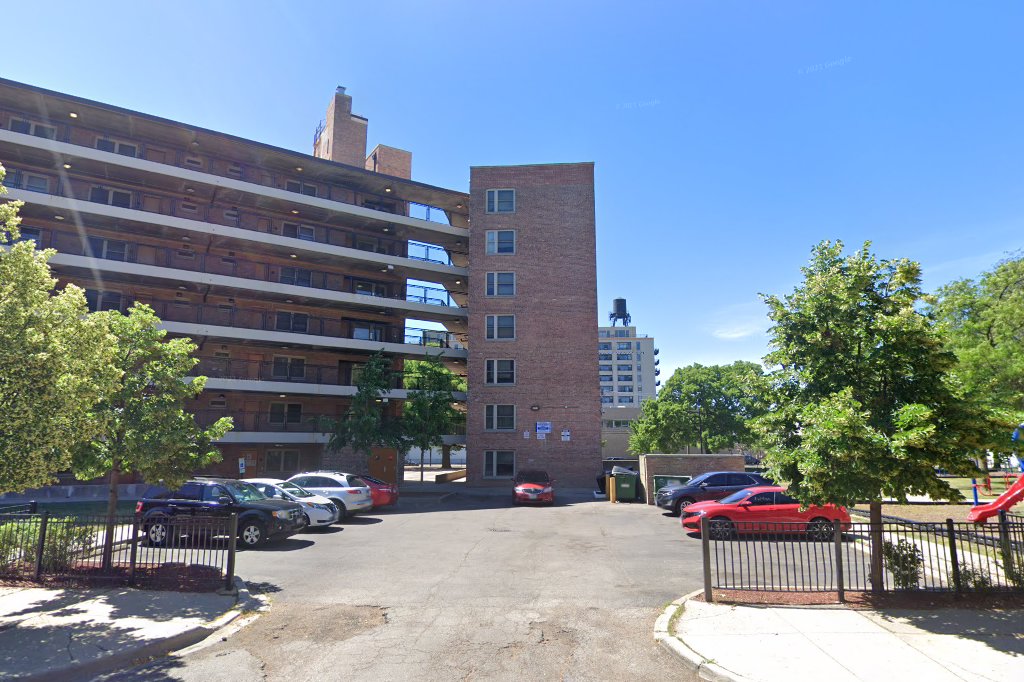 Loomis Courts