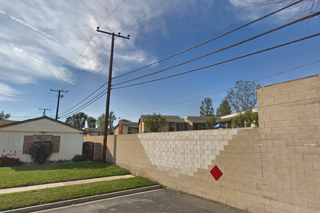Huntington Villa Yorba
